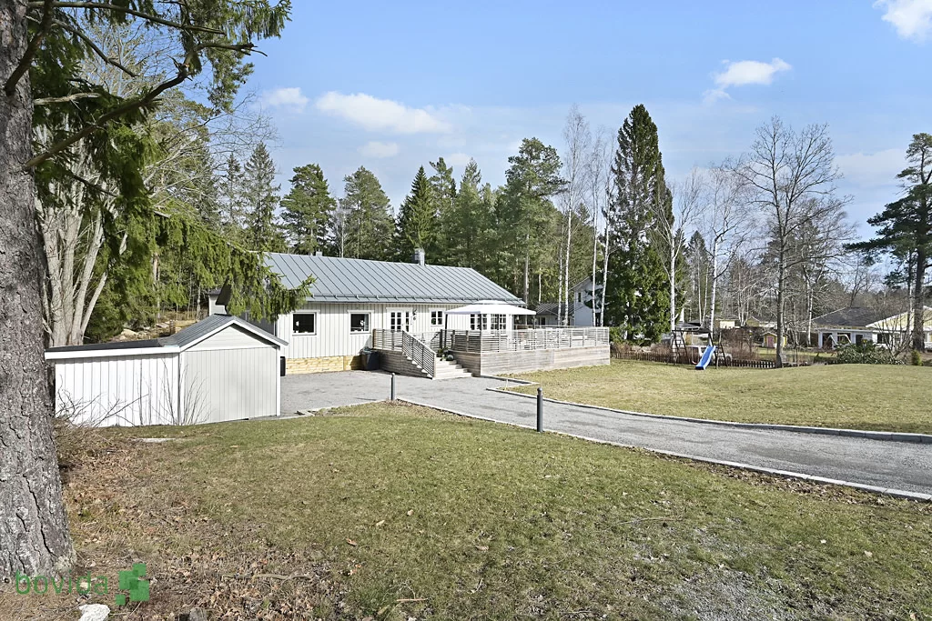 21. Tapetsering Villa Huddinge Stuvsta